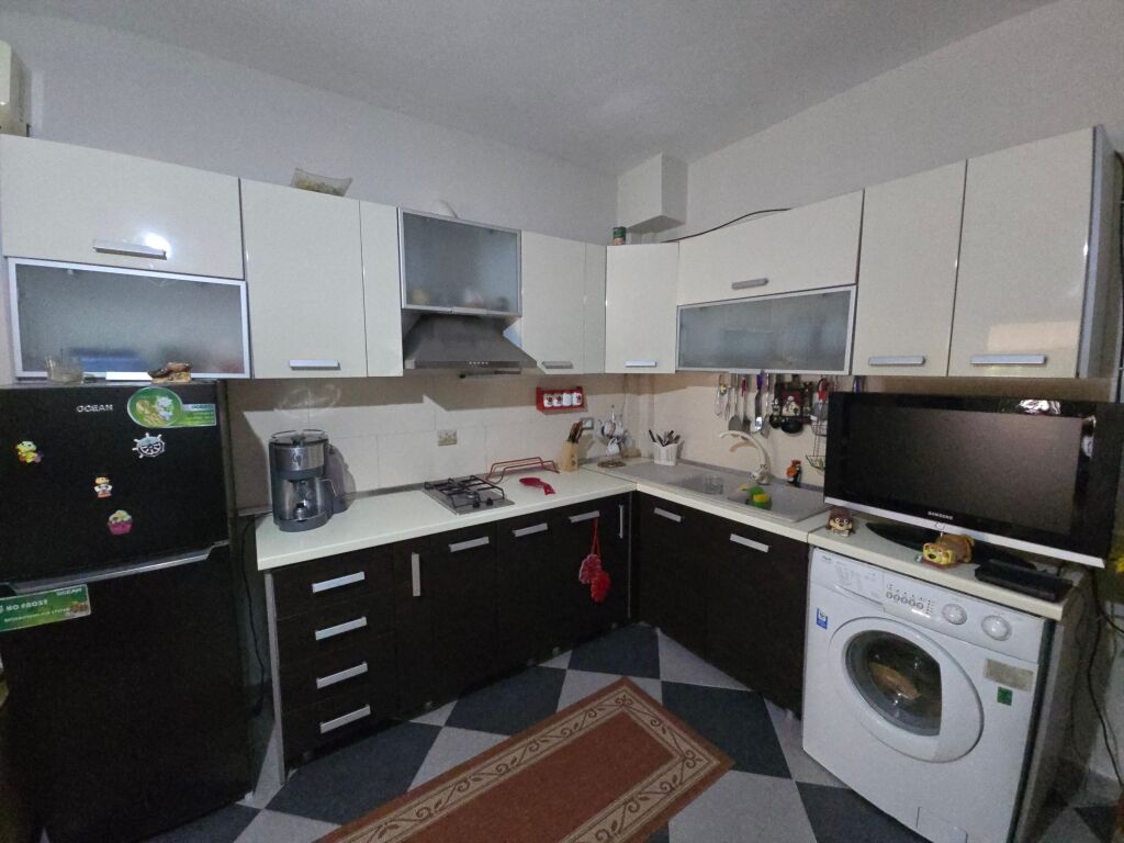 OKAZION SHITEN 2 APARTAMENTE 1+1+OBORR TEK SHKEMBI I KAVAJES