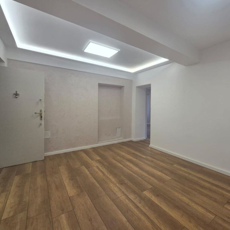 🏢 Ambient Zyre me Qira – përballë Maternitetit Koço Gliozheni ✨