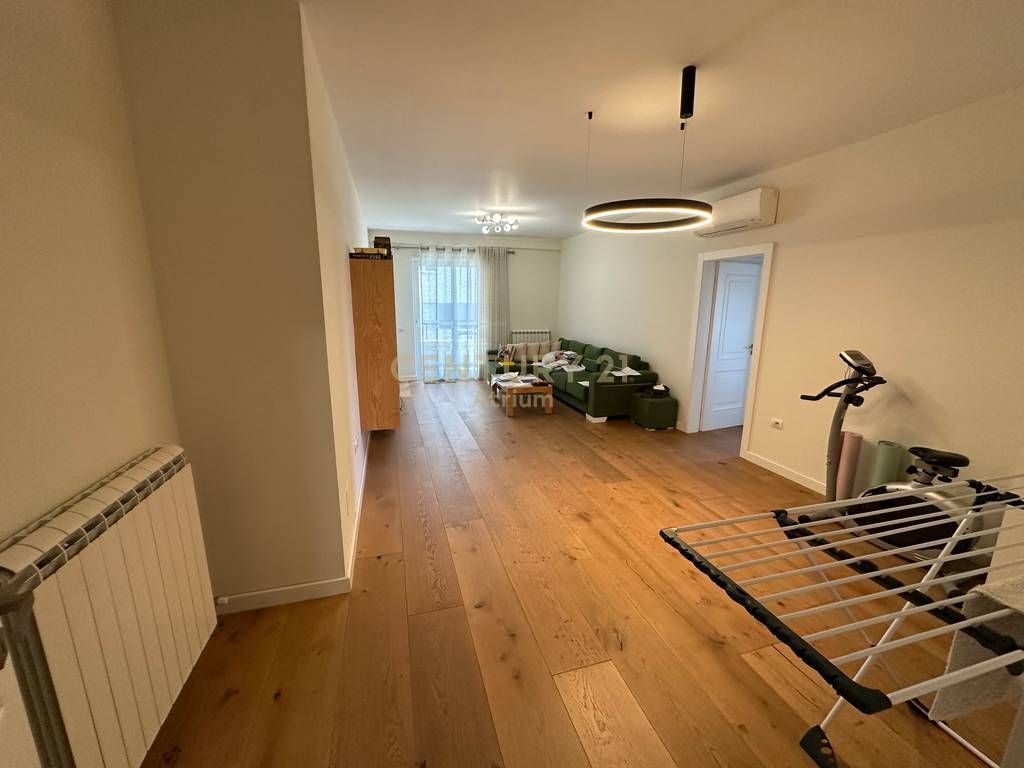VENDESI APPARTAMENTO 2 + 1 + 2 CON VERANDA A KINOSTUDIO 1 225,000 € Sup. Totale 151m2