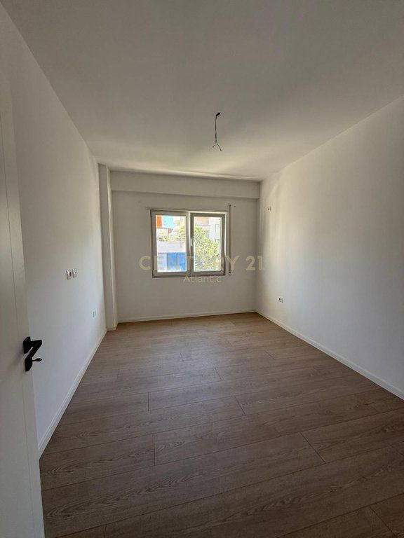 Hotel me 17 Apartamente në Shitje – Investim Ideal në Shkëmbi i Kavajës