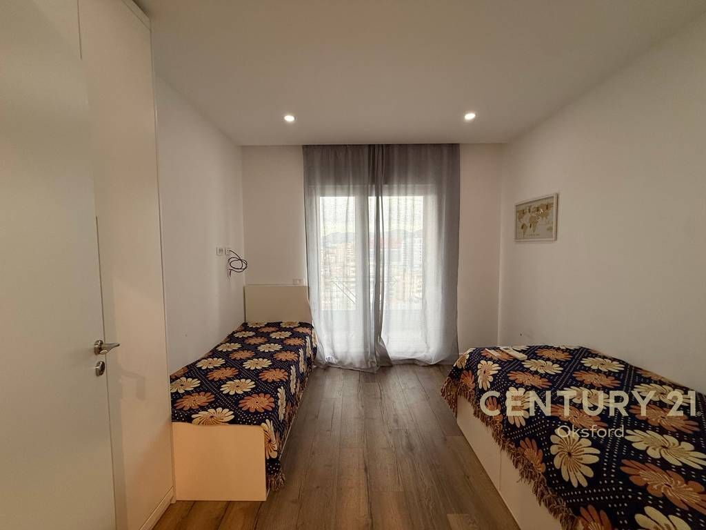 JEPET ME QIRA APARTAMENT 2+1+2 TEK KOMPLEKSI KONTAKT