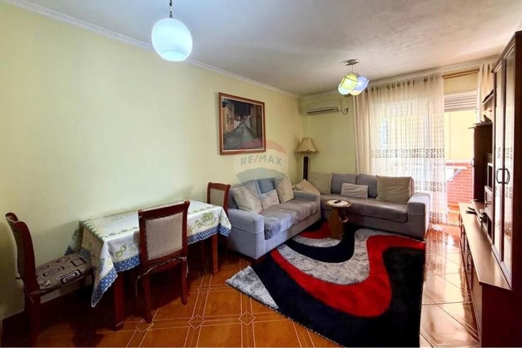 Apartament 2+1 Per Shitje Komuna Parisit