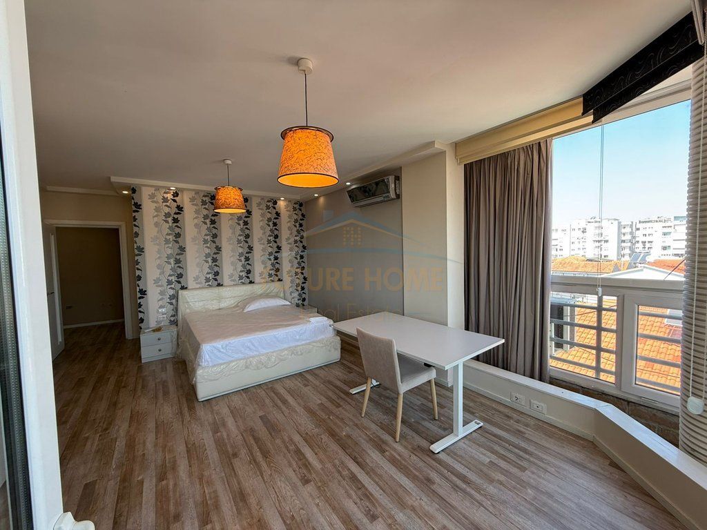 Shitet, Apartament 2+1+2, Selite