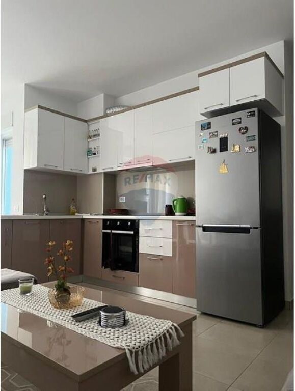Apartment 1+1 at 21 Dhjetori, Kompleksi Contact

