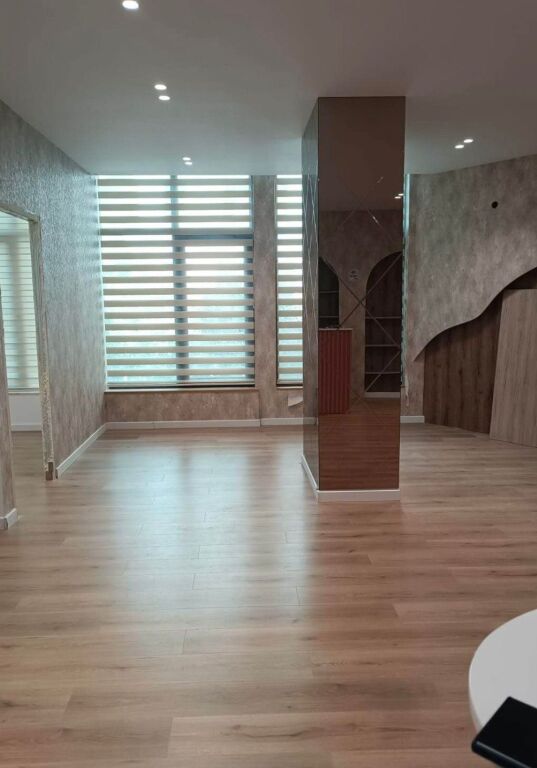 🏢Ambient Biznesi me Qira ne Astir përballë Vila L!