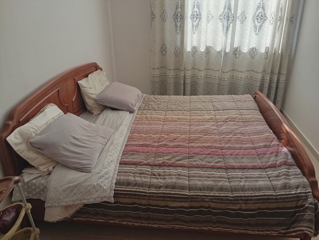 📣 AFFITTO Appartamento 1+1 con Parcheggio 📍 Vilat Gjermane, Vicino alla Scuola "Viktor Hygo" ✨ 💶 Prezzo 35.000 Leke/Mese