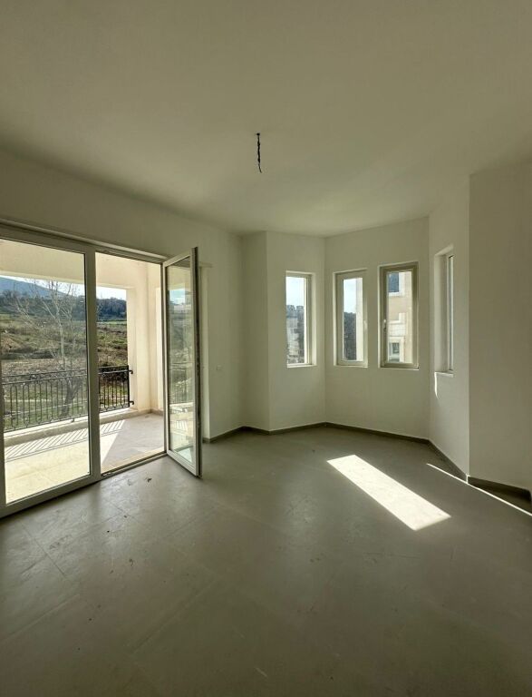 🏡 Vilë 3-Katëshe për Shitje – Collina Verde, pranë TEG