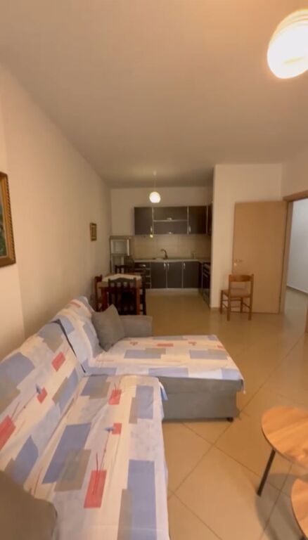 Apartament me qera 1+1