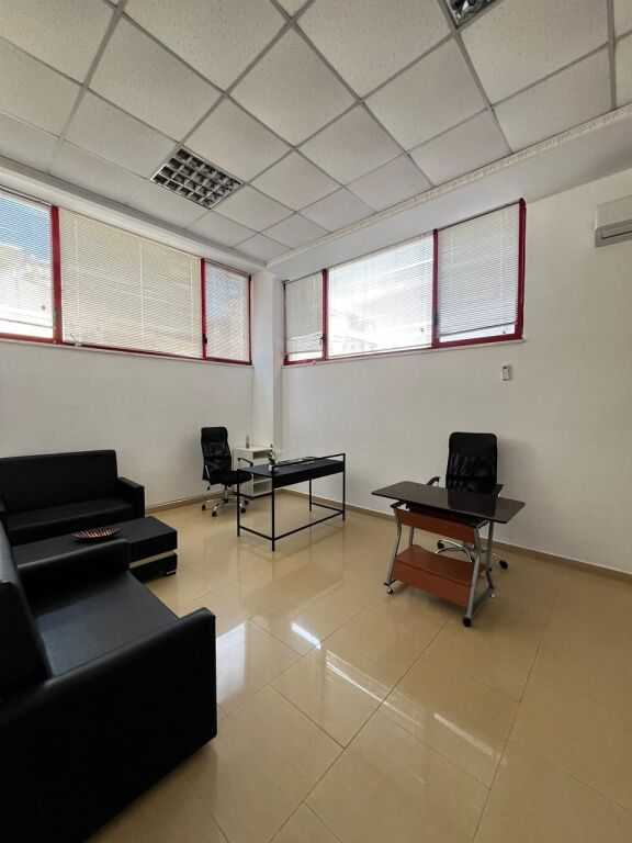 JEPET ME QERA AMBIENT BIZNESI PRANE MUZEUT ARKEOLOGJIK NE VOLLGA, DURRES