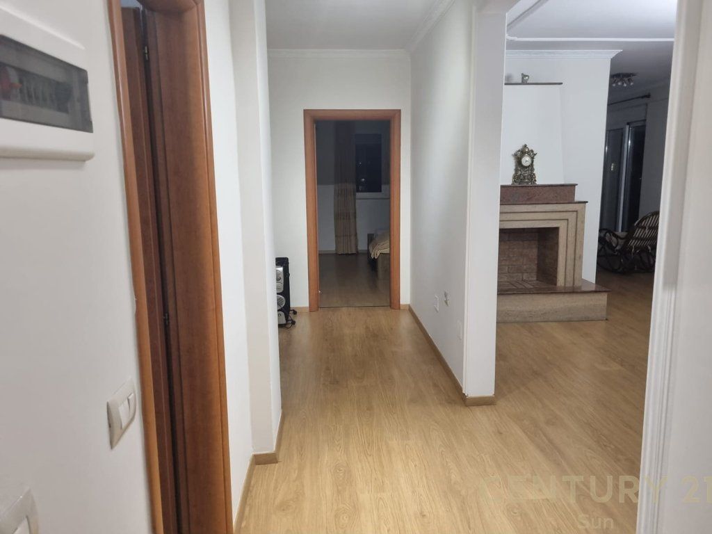 APARTAMENT 1+1 TEK GARDA ME QIRA 750 € /Muaj Sip. Totale  100m2