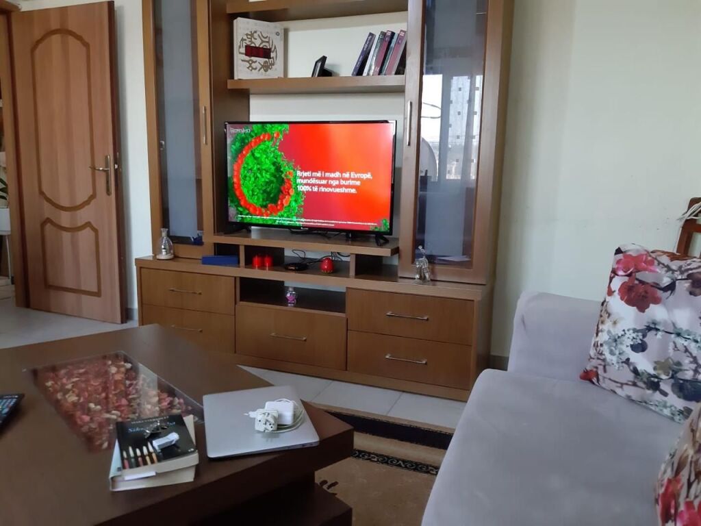 Apartament 1+1 me qera ne Ali Dem prane Kryegjyshates