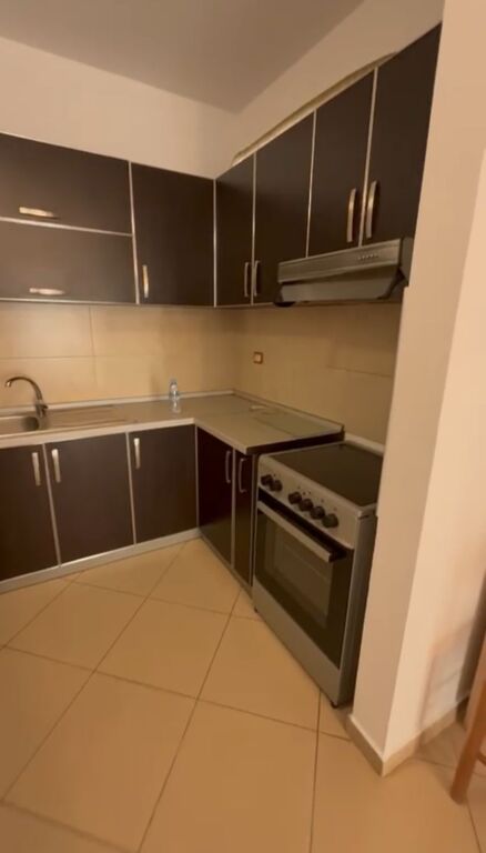 Apartament me qera 1+1