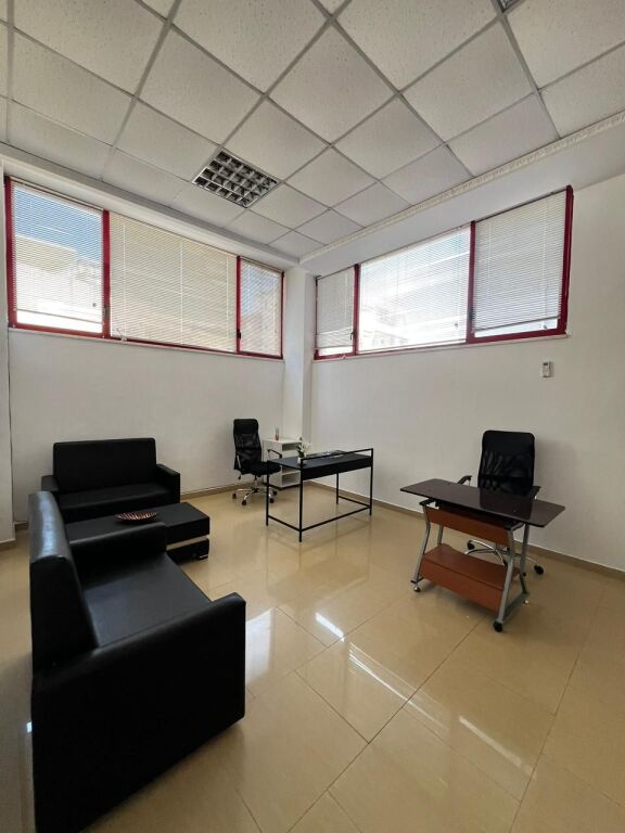 JEPET ME QERA AMBIENT BIZNESI PRANE MUZEUT ARKEOLOGJIK NE VOLLGA, DURRES