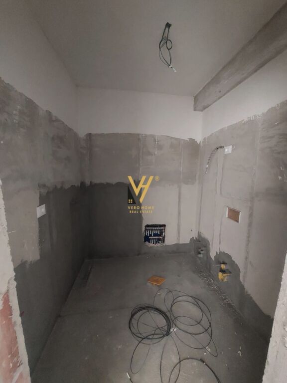 VENDESI APPARTAMENTO 2+1+2+BLK A XHAMLLIK 243.000 EURO
