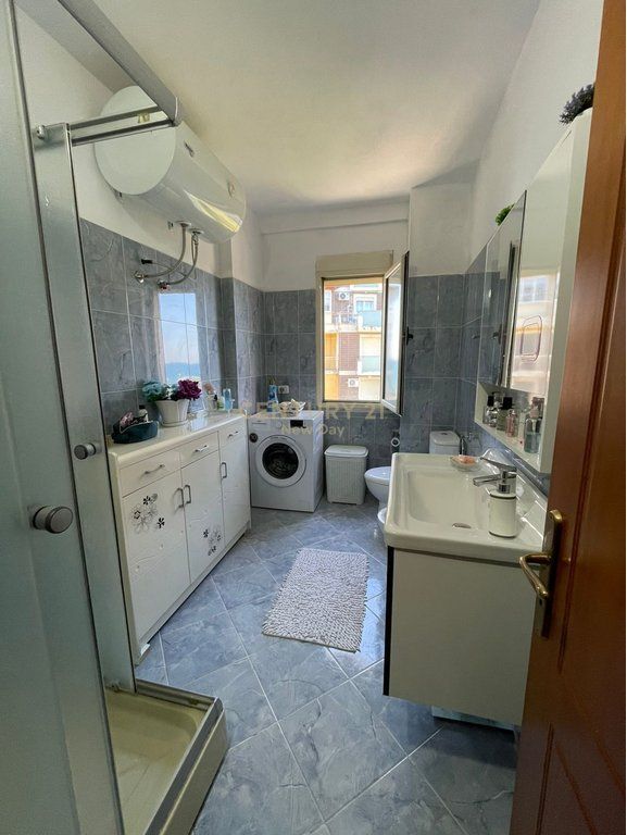 APARTAMENT ME QIRA 2+1 ME PAMJE DETI TEK VILA E ZOGUT!