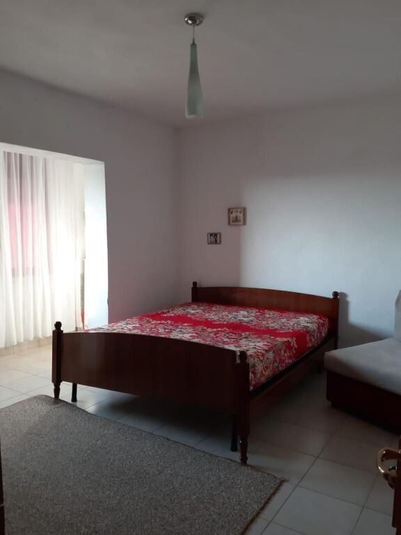 Apartament 1+1 me qera ne Ali Dem prane Kryegjyshates