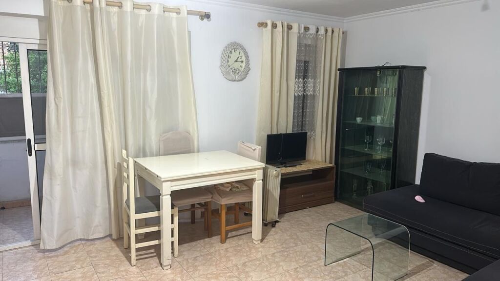 Apartament 1+1 me qera tek Ish Restorant Durresi