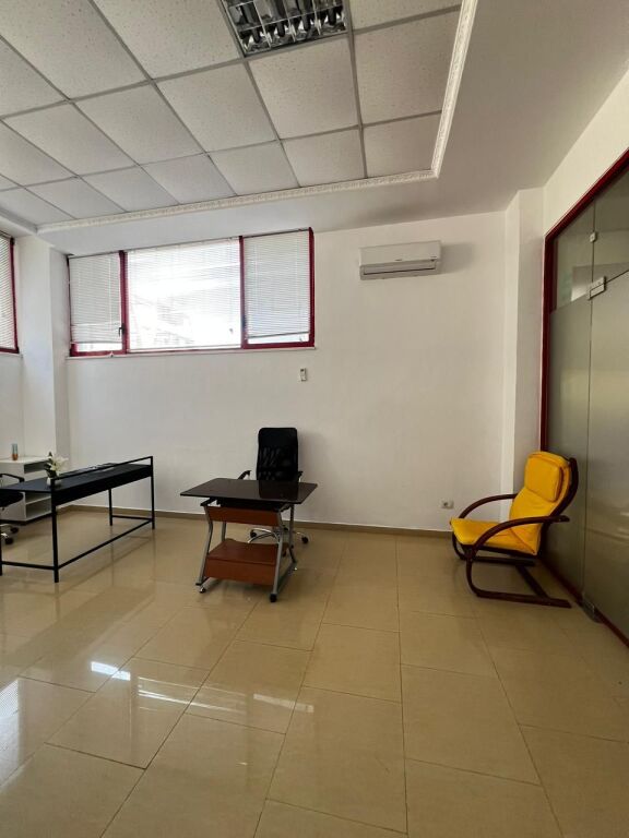 JEPET ME QERA AMBIENT BIZNESI PRANE MUZEUT ARKEOLOGJIK NE VOLLGA, DURRES
