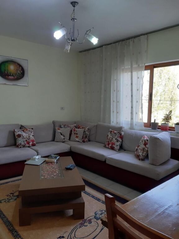 Apartament 1+1 me qera ne Ali Dem prane Kryegjyshates