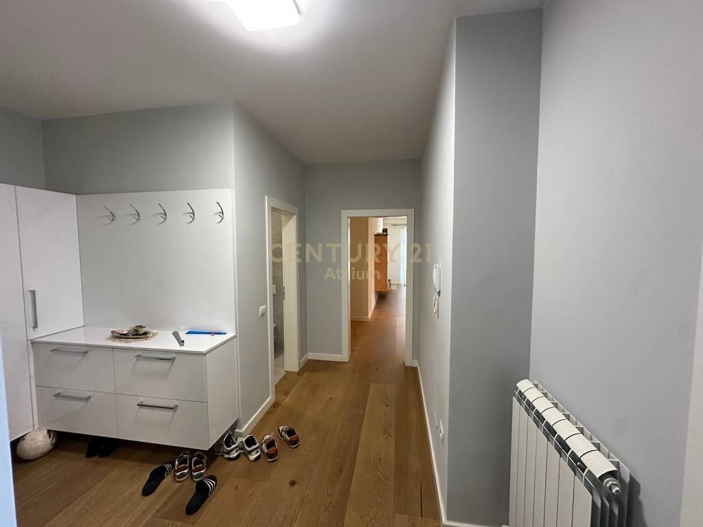 VENDESI APPARTAMENTO 2 + 1 + 2 CON VERANDA A KINOSTUDIO 1 225,000 € Sup. Totale 151m2