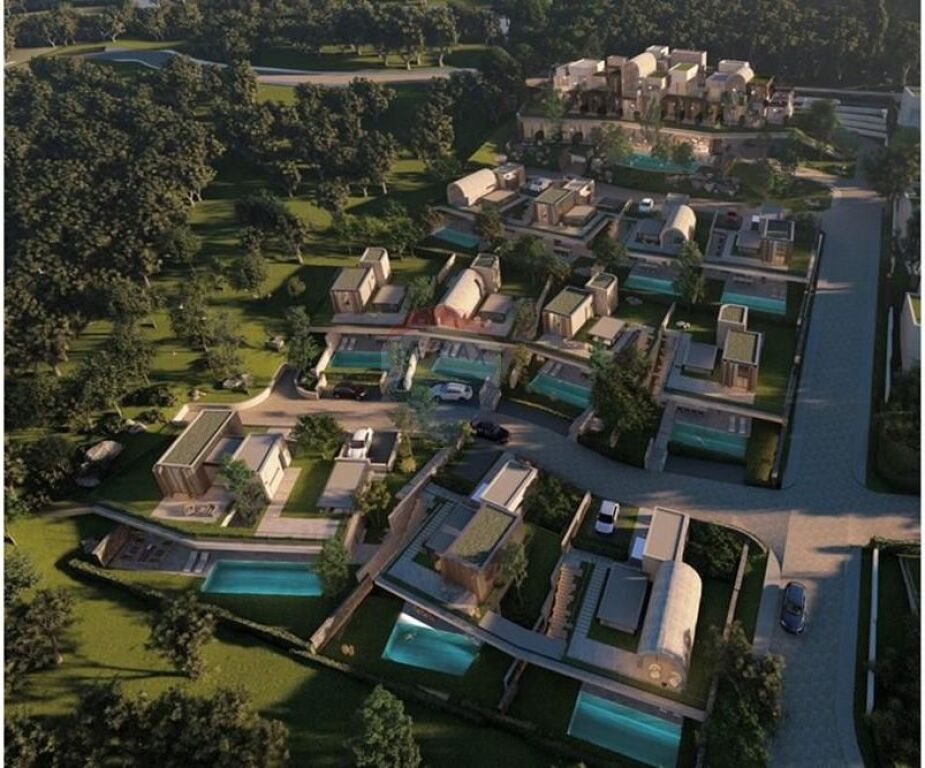 GREEN COAST 2, VILE ME PISHINE NE SHITJE