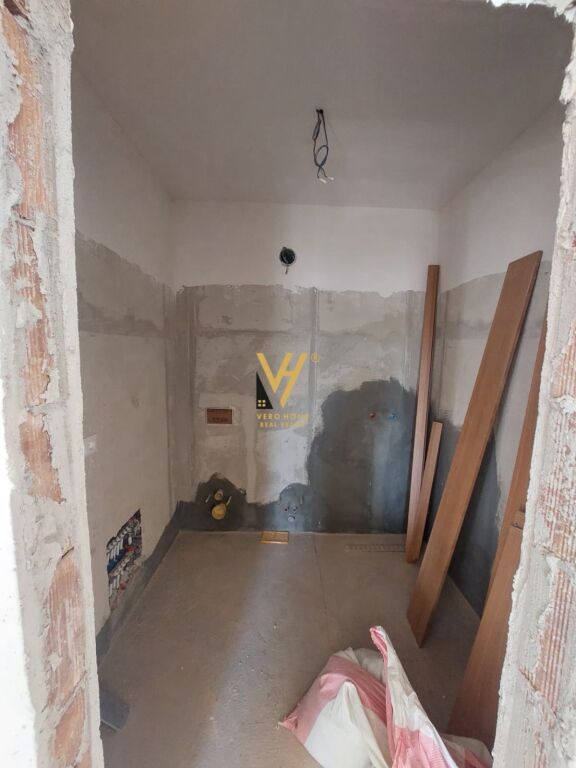 VENDESI APPARTAMENTO 2+1+2+BLK A XHAMLLIK 222.000 EURO