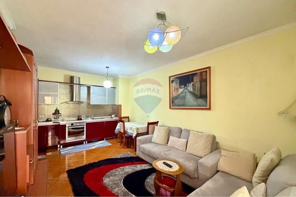 Apartament 2+1 Per Shitje Komuna Parisit
