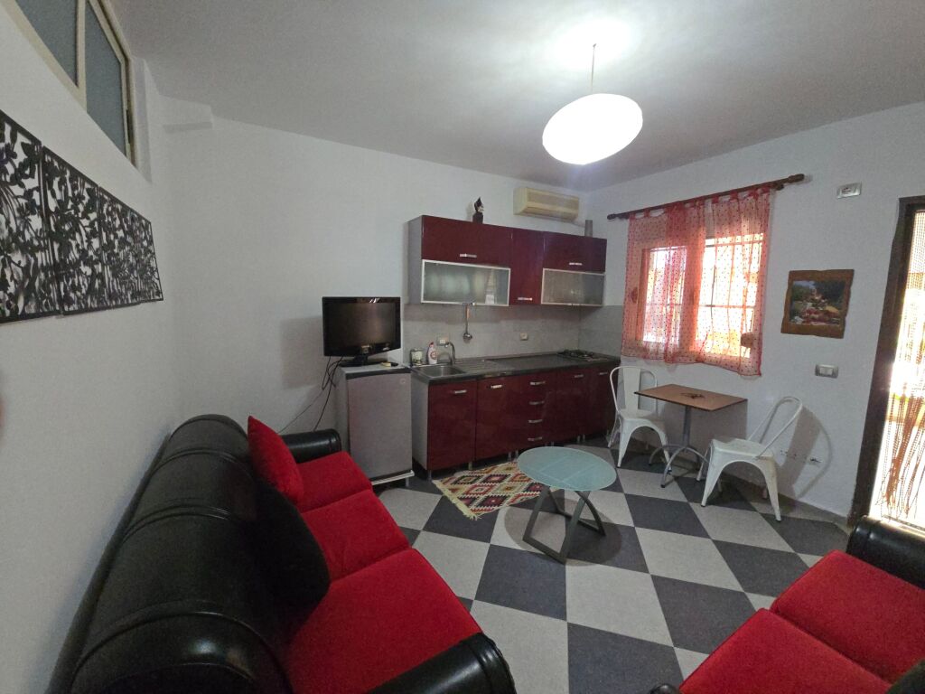 OKAZION SHITEN 2 APARTAMENTE 1+1+OBORR TEK SHKEMBI I KAVAJES