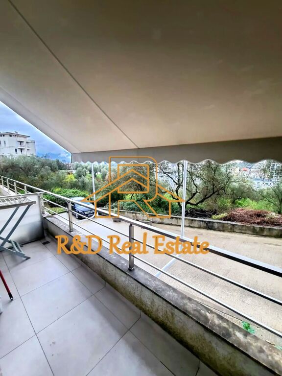 🏡 JEPET ME QERA: Apartament në zonën e Liqenit të Thatë – Rruga “Peti”