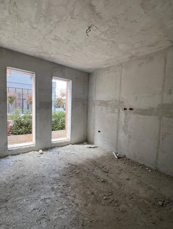 Shitet Super Apartament te Ring Side Paskuqan