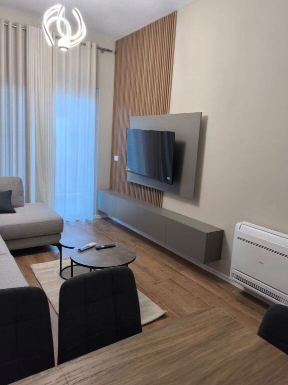 🏡 Jepet me qira apartament 1+1 te Kompleksi Aura, rruga Dritan Hoxha📍