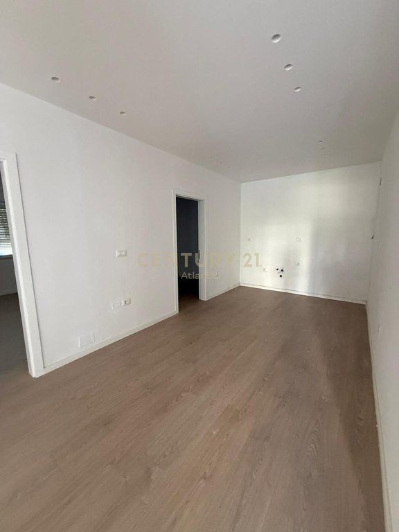 Hotel me 17 Apartamente në Shitje – Investim Ideal në Shkëmbi i Kavajës