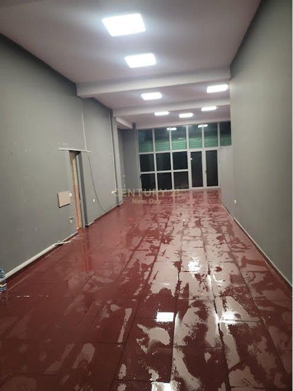 Ambient per shitje ne Astir, Yzberisht