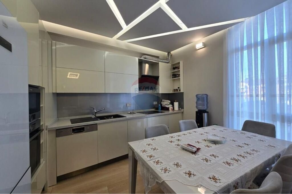 Appartamento 2+1 in vendita a Kmuna e Parisit !