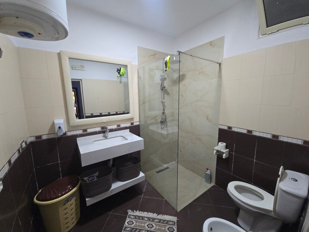 OKAZION SHITEN 2 APARTAMENTE 1+1+OBORR TEK SHKEMBI I KAVAJES