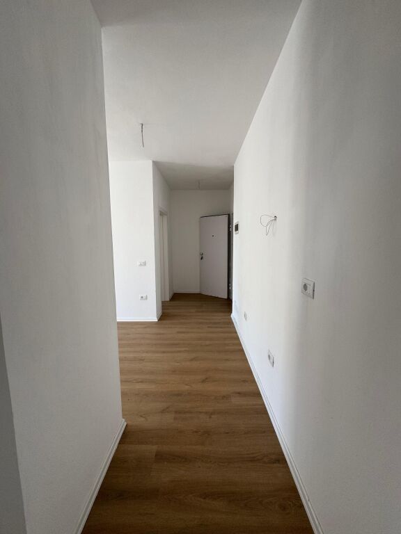 Shitet Apartament 2+1+2 Ne Plazh Hekurudha
