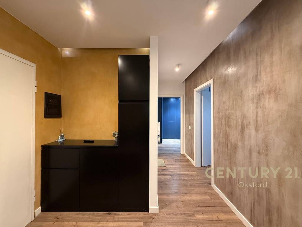 JEPET ME QIRA APARTAMENT 2+1+2 TEK KOMPLEKSI KONTAKT
