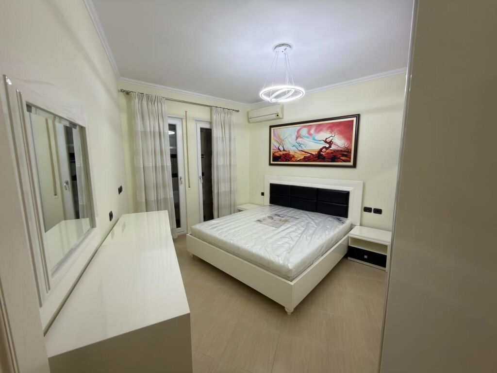 Jepet me qera apartament 1+1 me ballkon në zonën e 21 Dhjetorit. - Widok 4