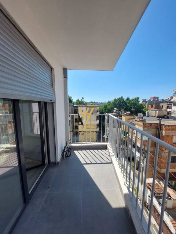VENDESI APPARTAMENTO 2+1+2+BLK A XHAMLLIK 243.000 EURO