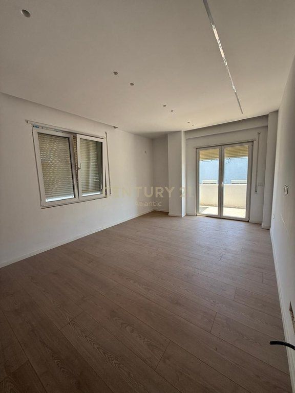Hotel me 17 Apartamente në Shitje – Investim Ideal në Shkëmbi i Kavajës