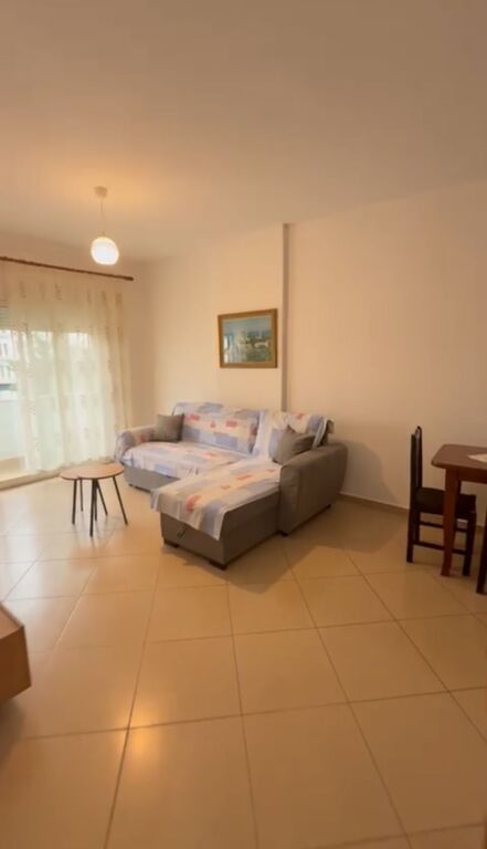 Apartament me qera 1+1