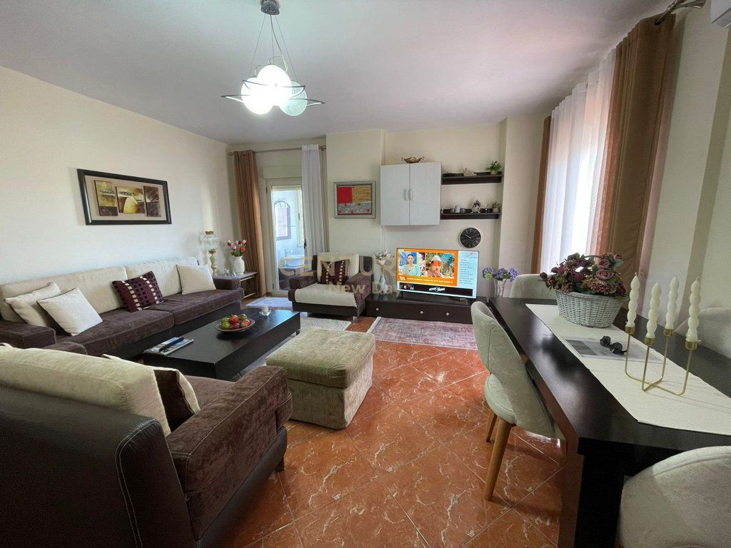 APARTAMENT ME QIRA 2+1 ME PAMJE DETI TEK VILA E ZOGUT!