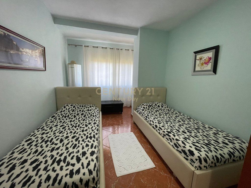 APARTAMENT ME QIRA 2+1 ME PAMJE DETI TEK VILA E ZOGUT!