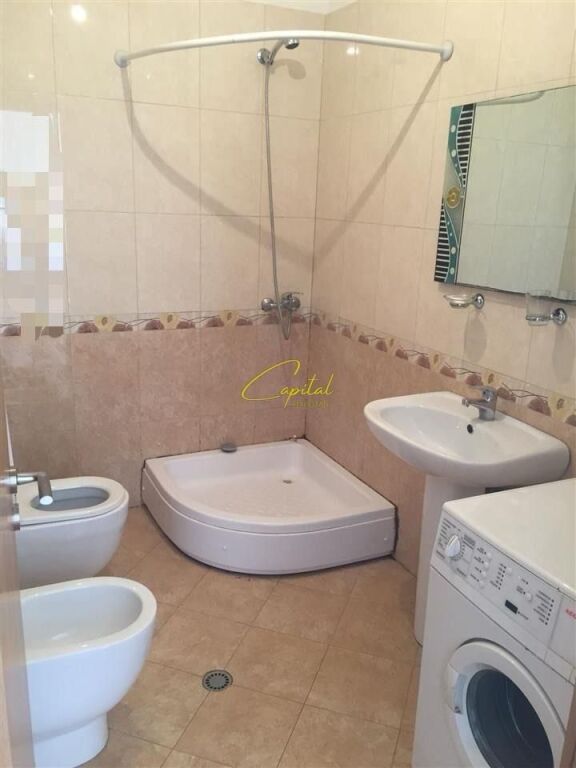 APARTAMENT ME QIRA 2+1 RRUGA XHANFIZE KEKO 50.000 LEKE