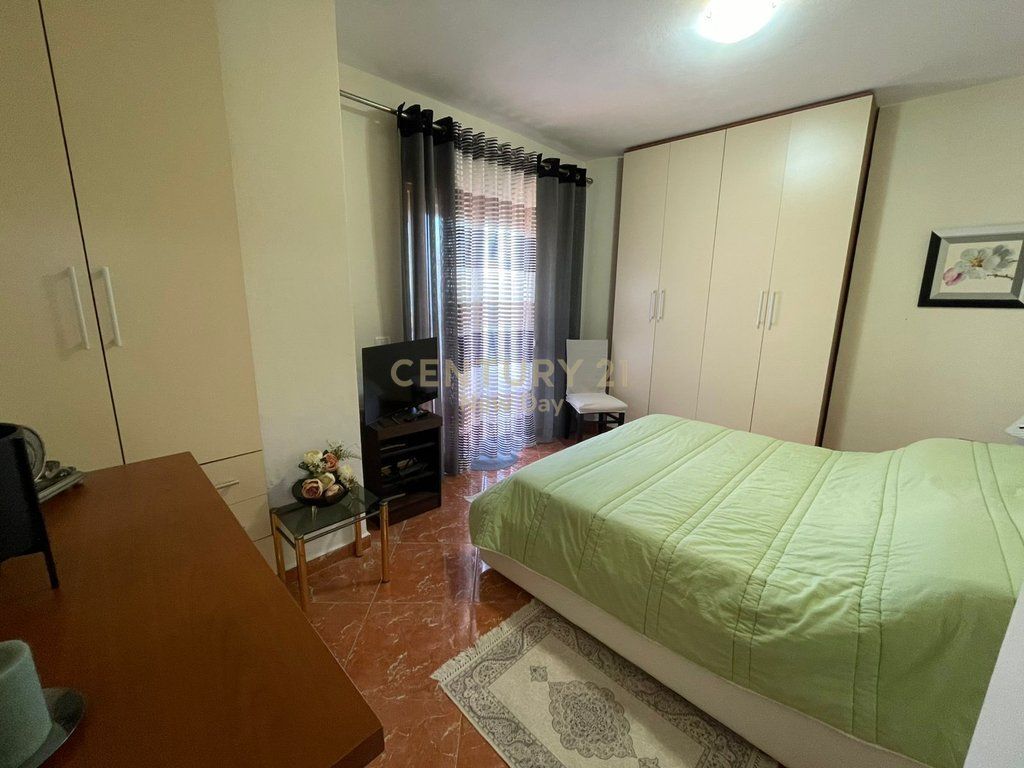 APARTAMENT ME QIRA 2+1 ME PAMJE DETI TEK VILA E ZOGUT!