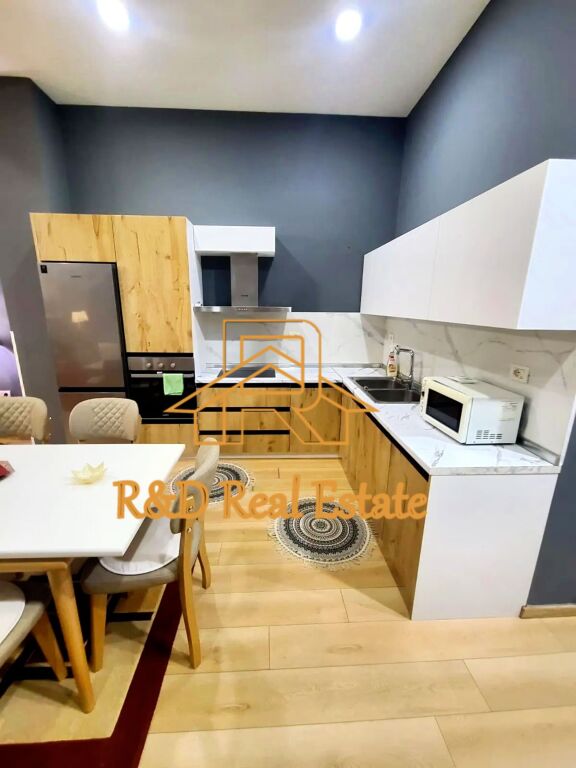 🏡 JEPET ME QERA: Apartament në zonën e Liqenit të Thatë – Rruga “Peti”