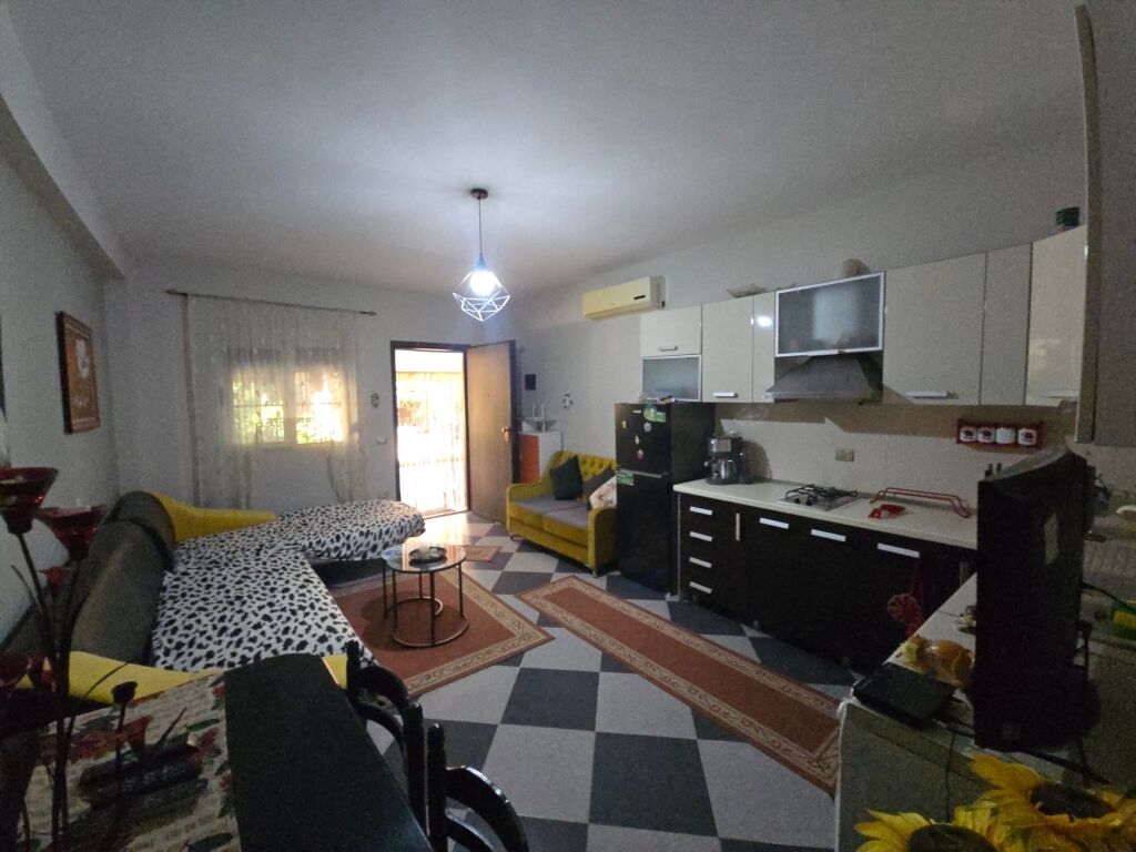 OKAZION SHITEN 2 APARTAMENTE 1+1+OBORR TEK SHKEMBI I KAVAJES