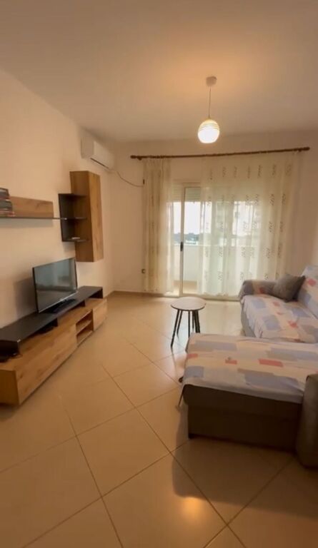 Apartament me qera 1+1