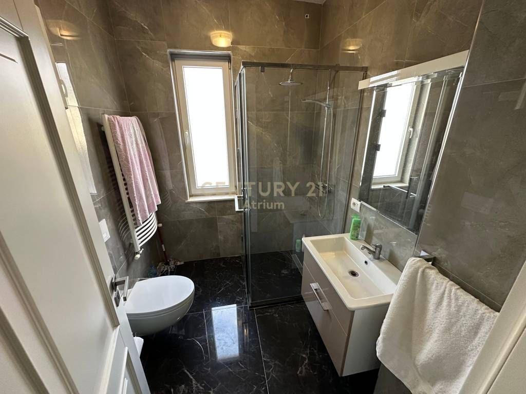 VENDESI APPARTAMENTO 2 + 1 + 2 CON VERANDA A KINOSTUDIO 1 225,000 € Sup. Totale 151m2