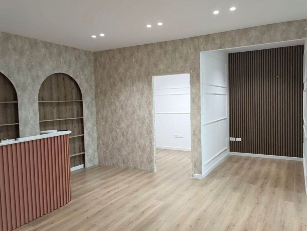 🏢Ambient Biznesi me Qira ne Astir përballë Vila L!